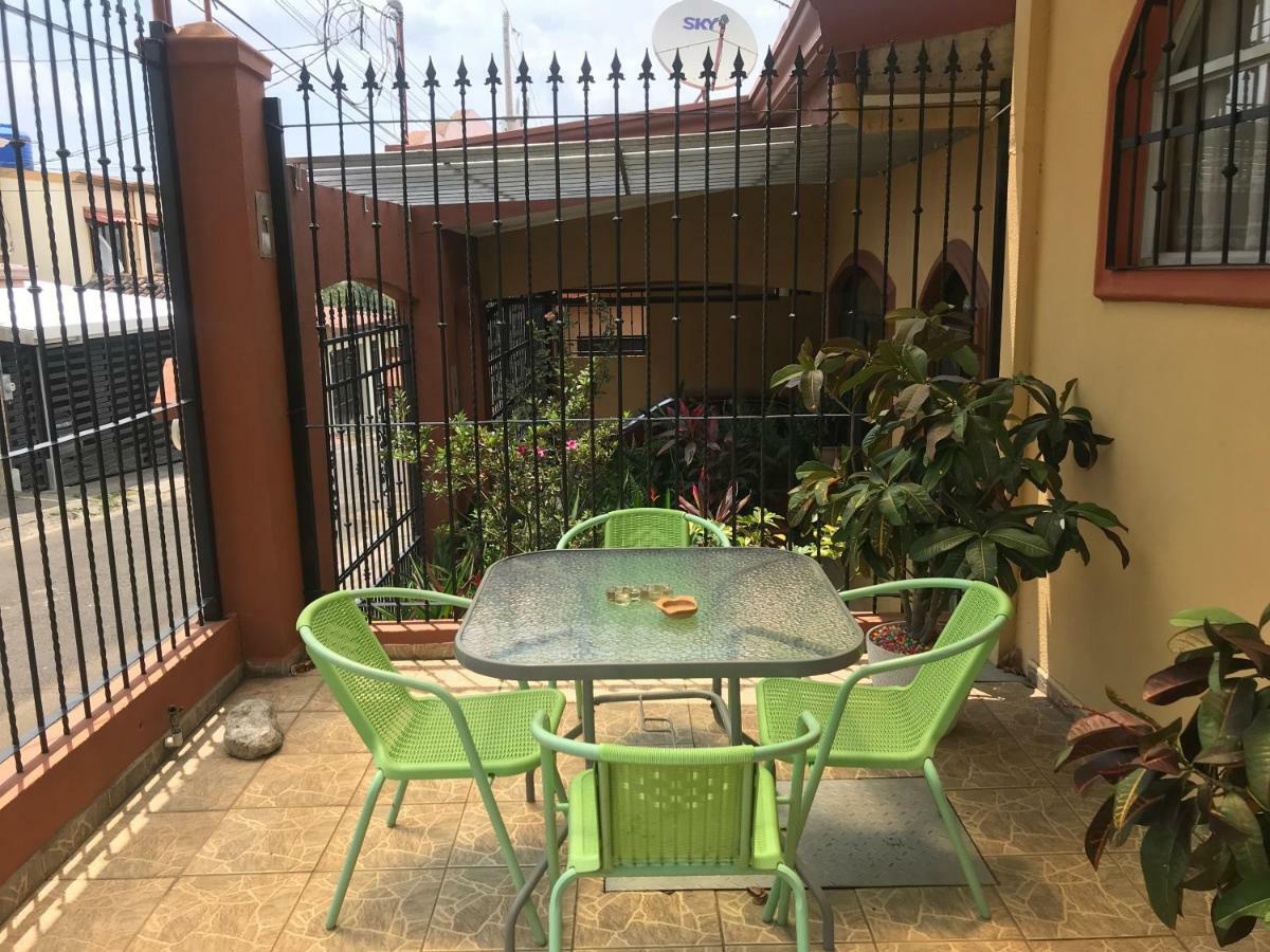 Desamparados  Casa Del Suizo B&B 외부 사진