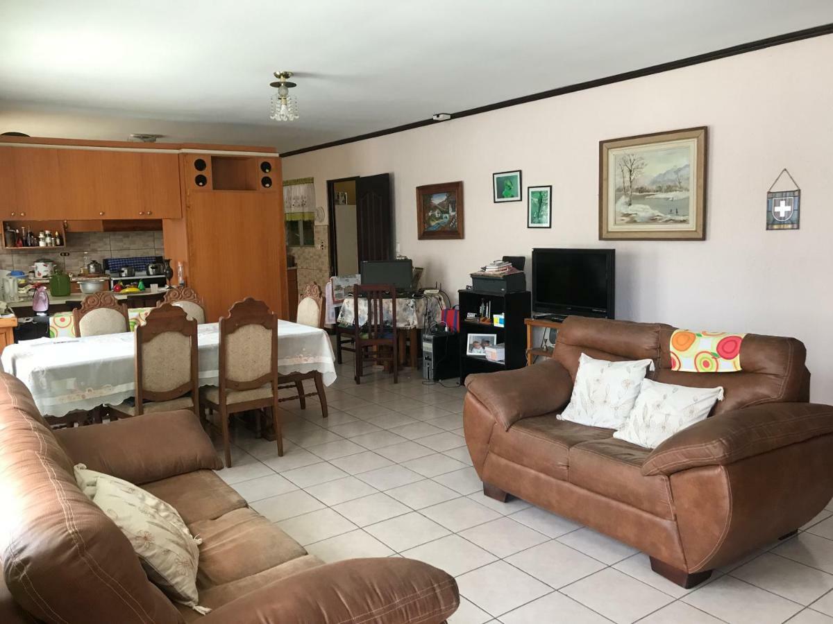 Desamparados  Casa Del Suizo B&B 외부 사진