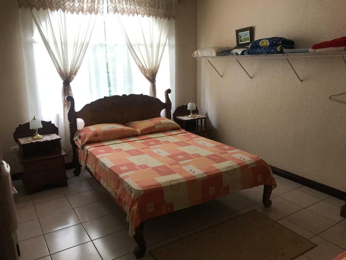 Desamparados  Casa Del Suizo B&B 외부 사진